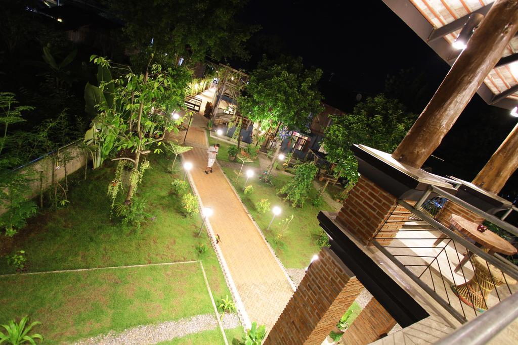 Above The Sea Maesariang Hotel Mae Sariang Exterior foto