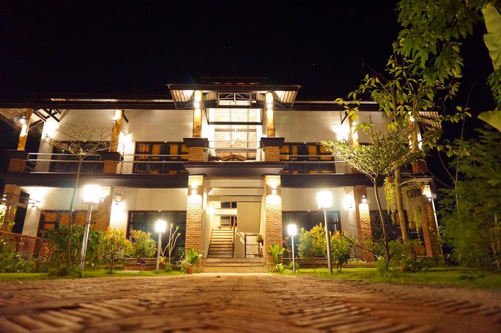 Above The Sea Maesariang Hotel Mae Sariang Exterior foto