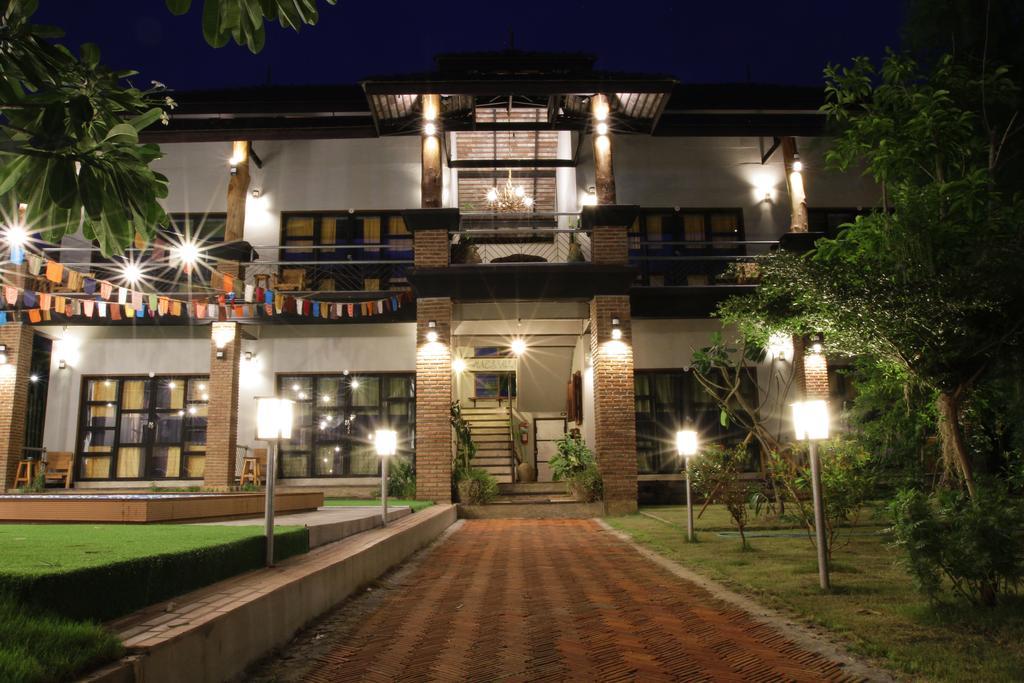 Above The Sea Maesariang Hotel Mae Sariang Exterior foto