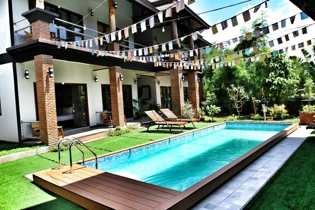 Above The Sea Maesariang Hotel Mae Sariang Exterior foto