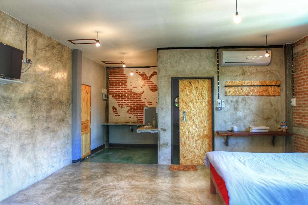 Above The Sea Maesariang Hotel Mae Sariang Exterior foto