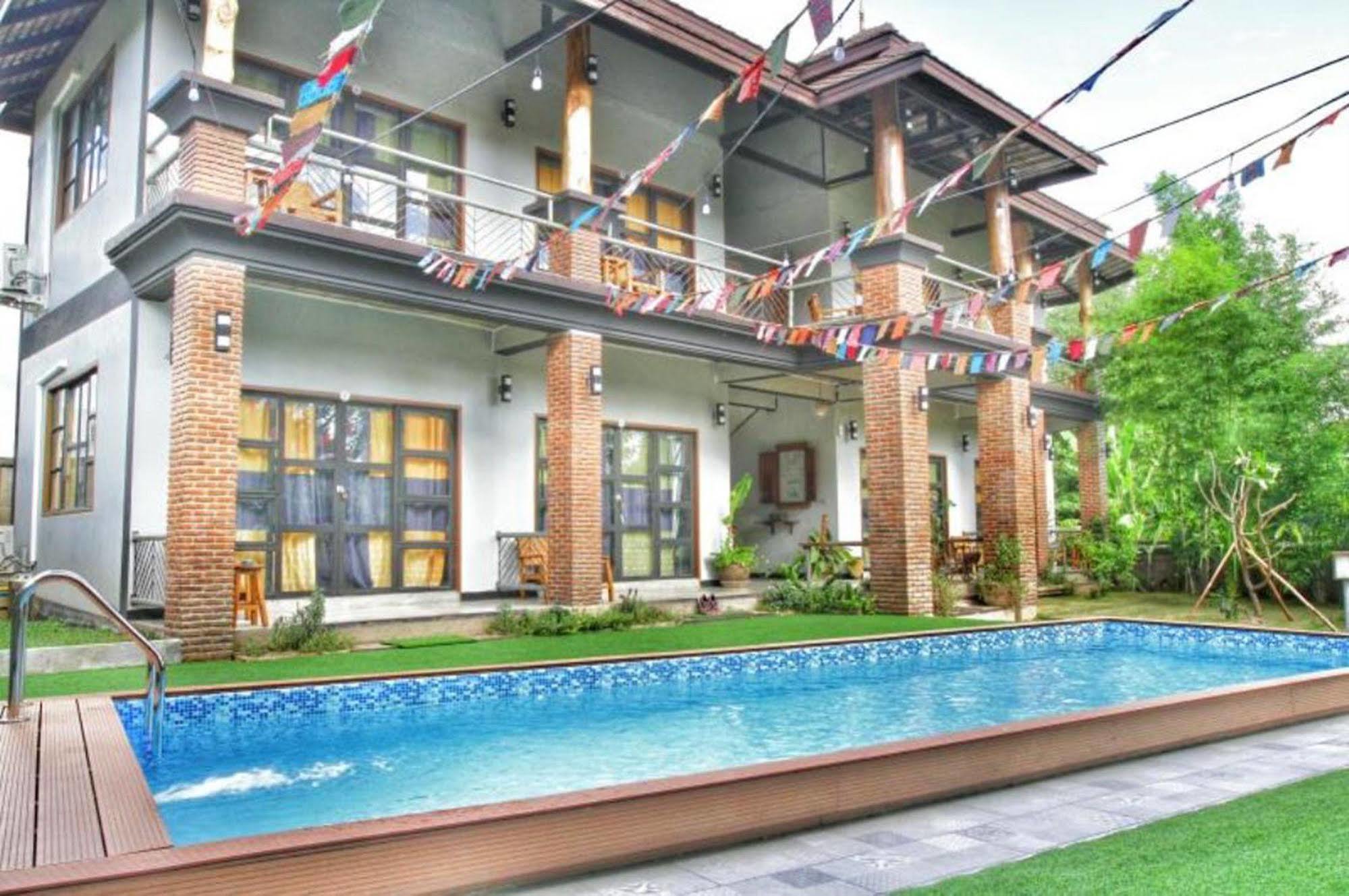 Above The Sea Maesariang Hotel Mae Sariang Exterior foto