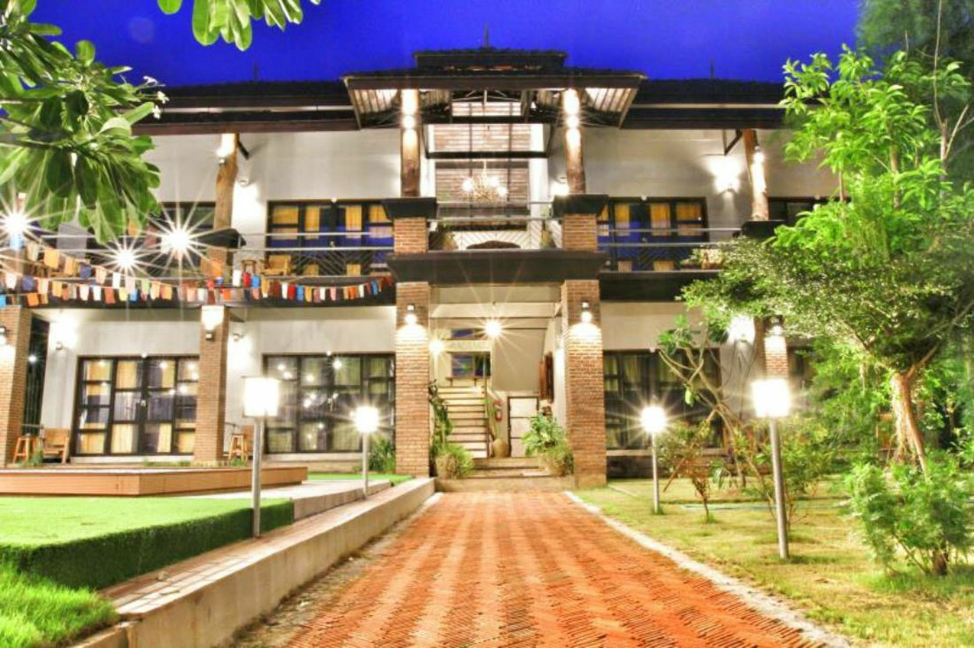 Above The Sea Maesariang Hotel Mae Sariang Exterior foto