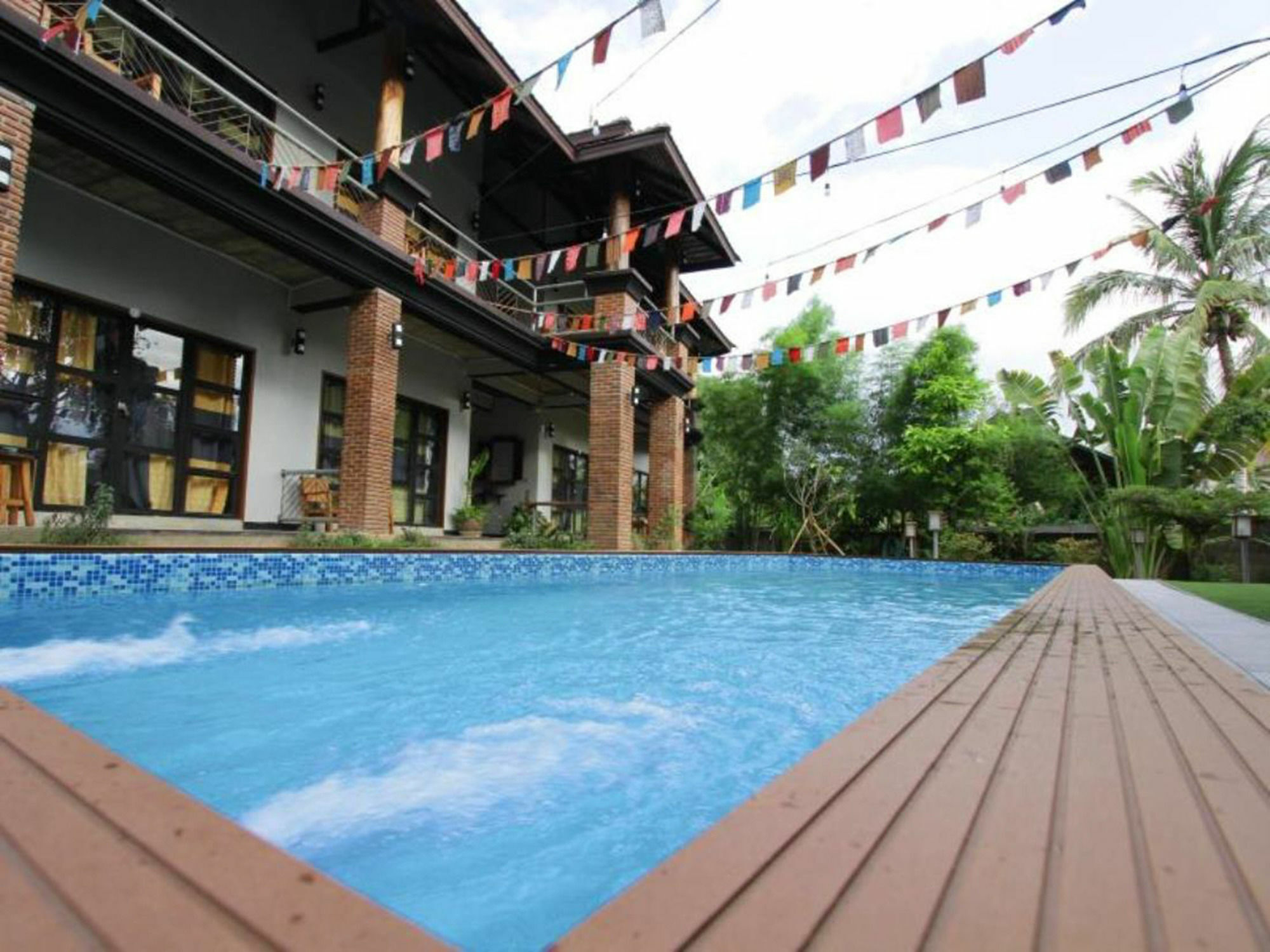 Above The Sea Maesariang Hotel Mae Sariang Exterior foto